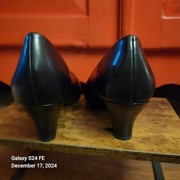 NWOT Size 10 Easy Street Comfort 2.5" Heel Superflex Soft Foot Bed Dressy Casual - Picture 5 of 6